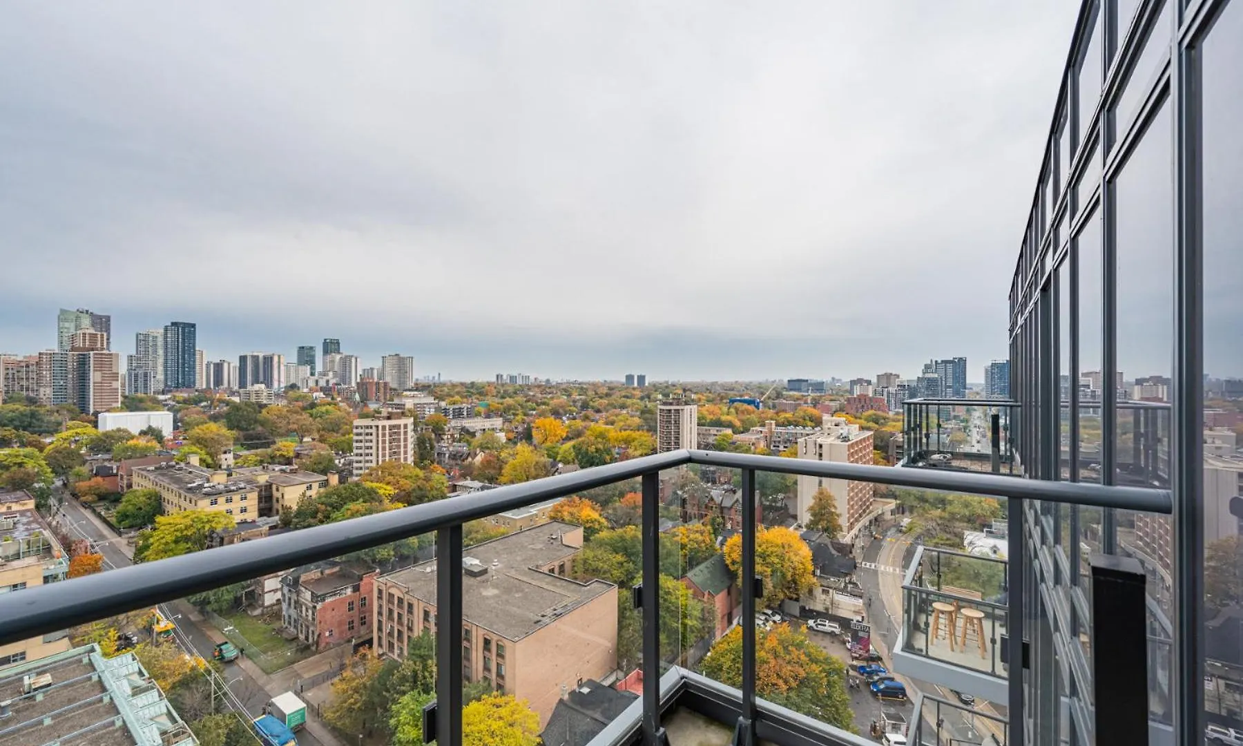 Toronto Garden Suites Apartment